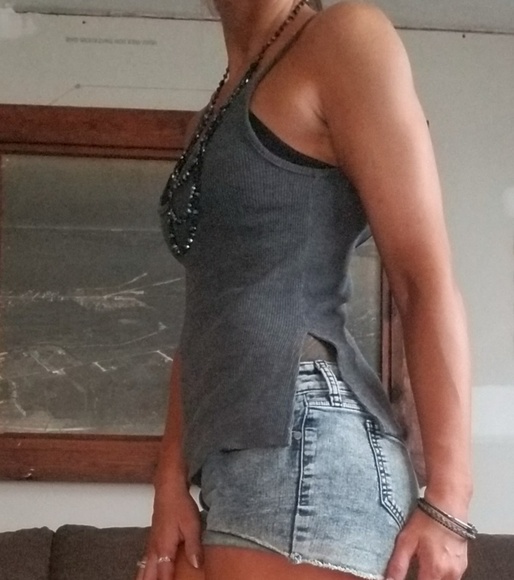 GUC, Brandy Melville open back side slit tank - Picture 5 of 8